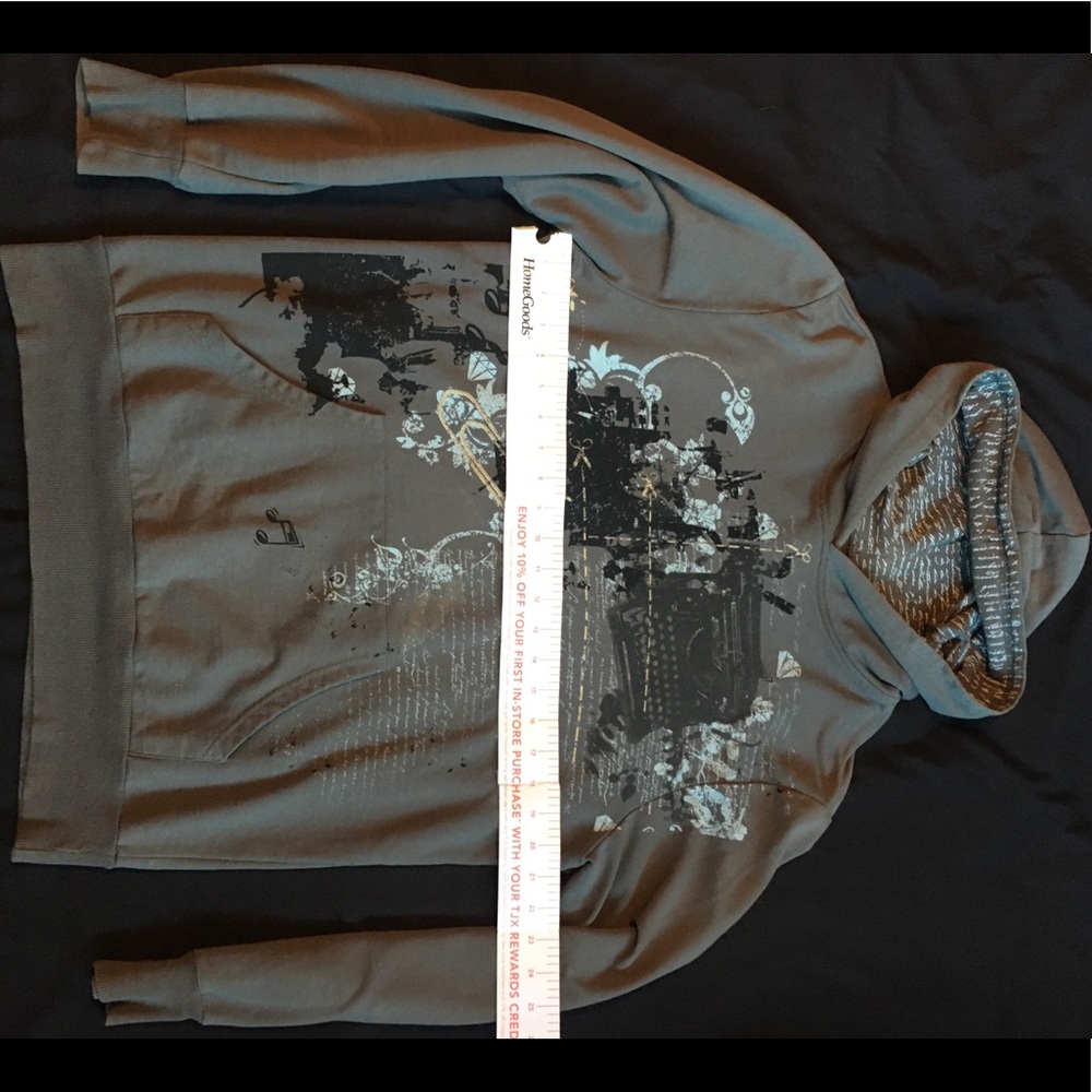 Pullover sweater